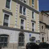 Siamo quindi in via Sagarriga Visconti 57, al confine tra i (vicini ma diversissimi) rioni Murat e Libert�